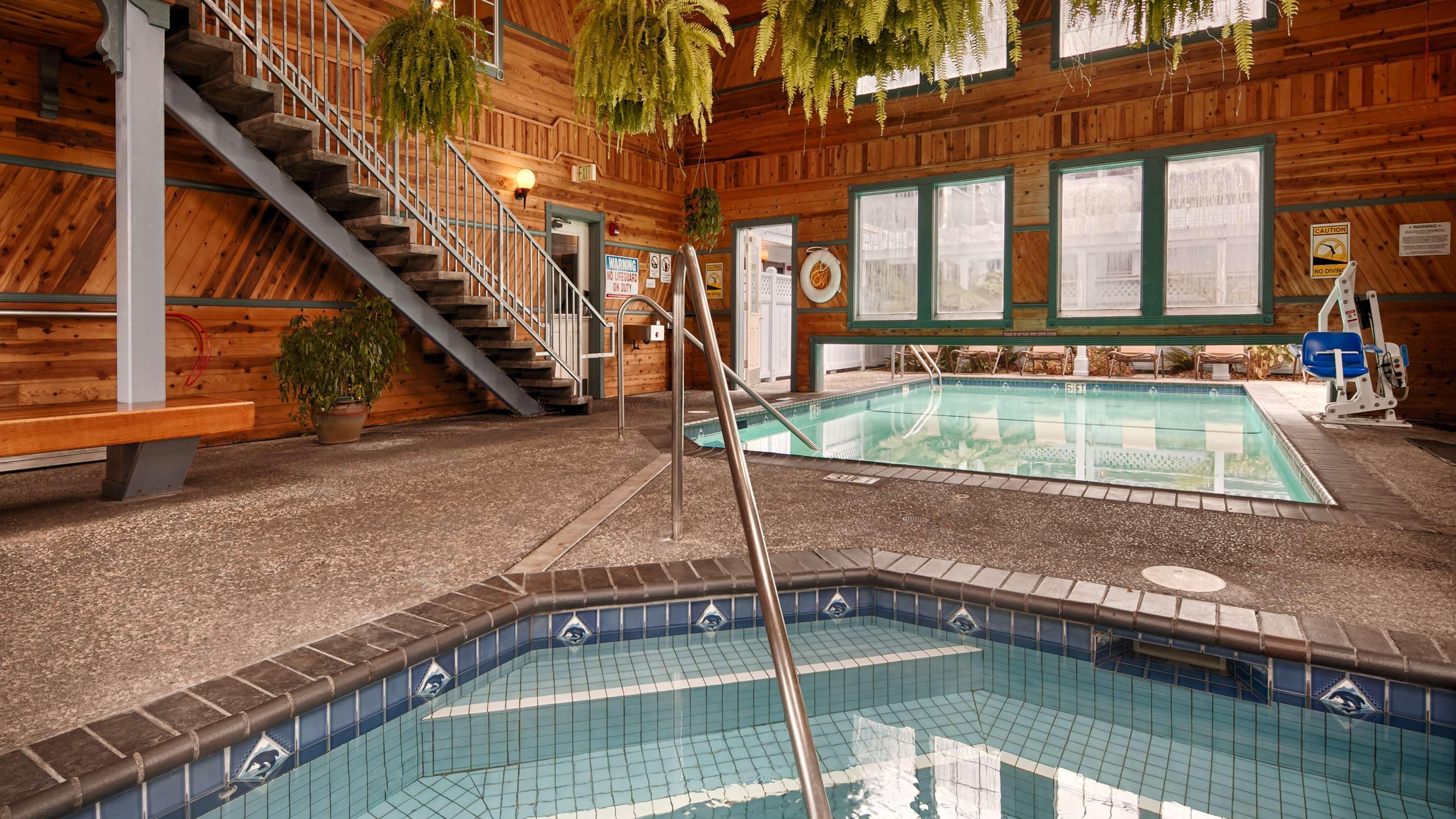 Best Western Plus Bayshore Inn Юрика Экстерьер фото