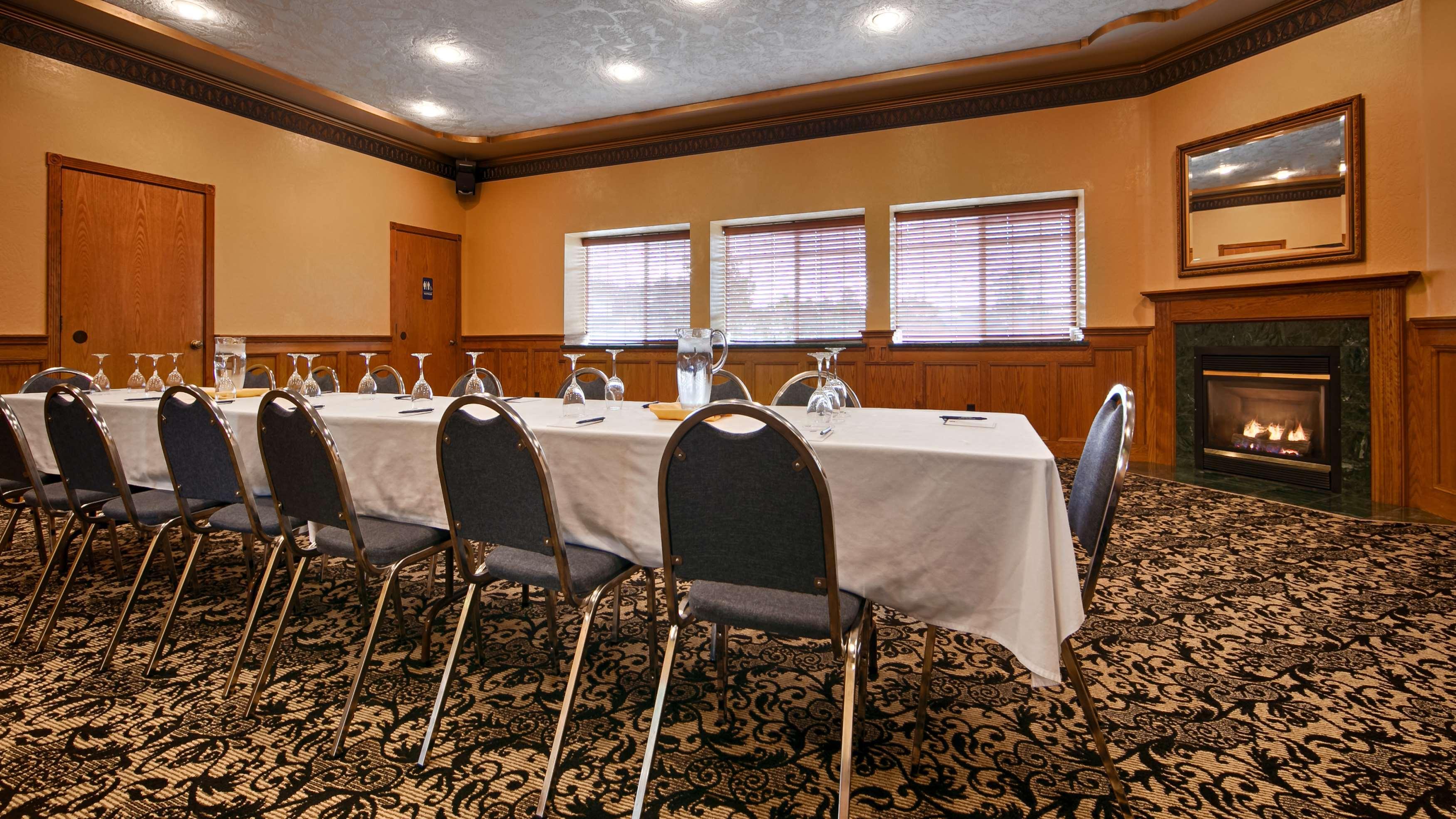 Best Western Plus Bayshore Inn Юрика Экстерьер фото