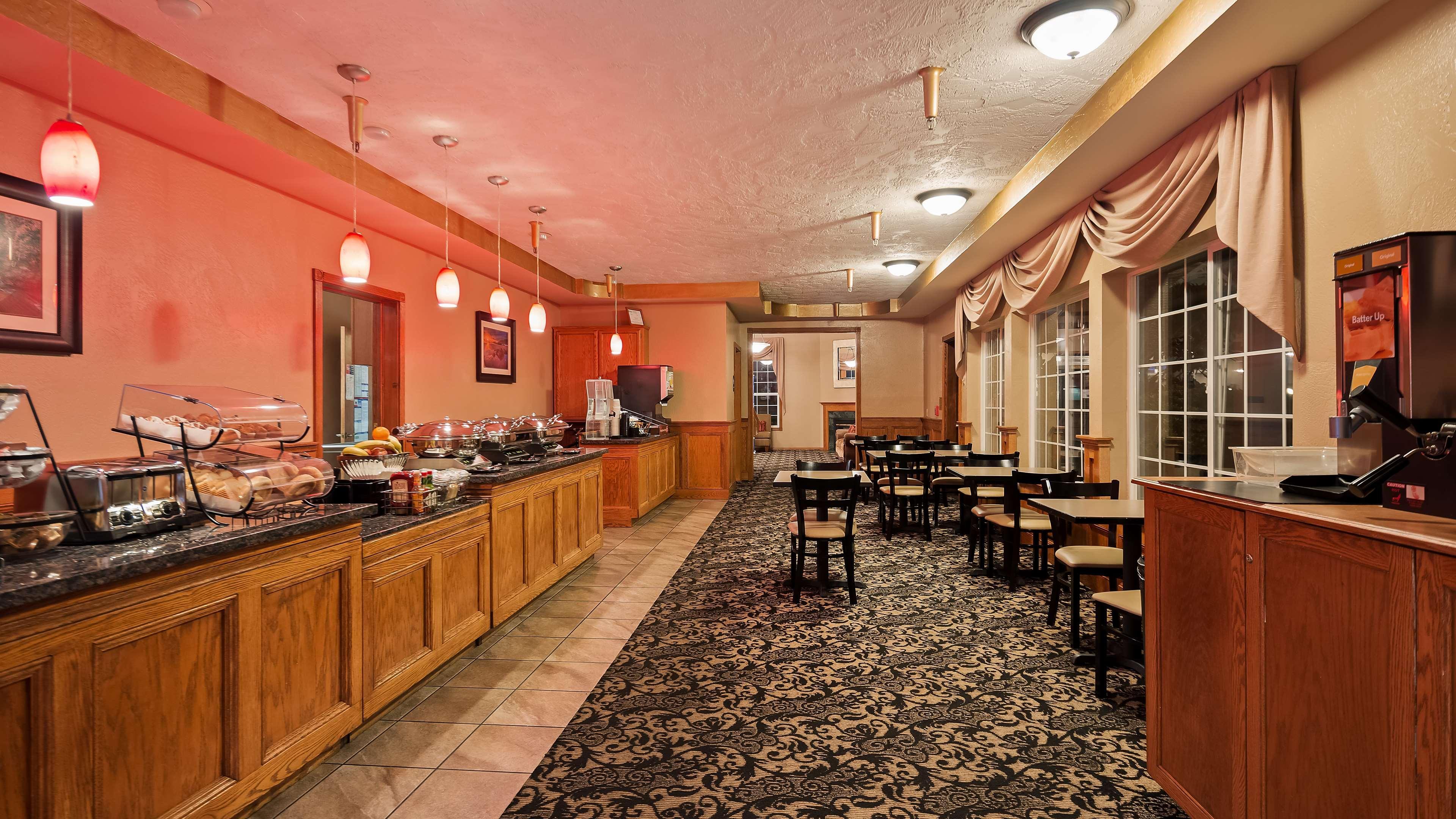 Best Western Plus Bayshore Inn Юрика Экстерьер фото