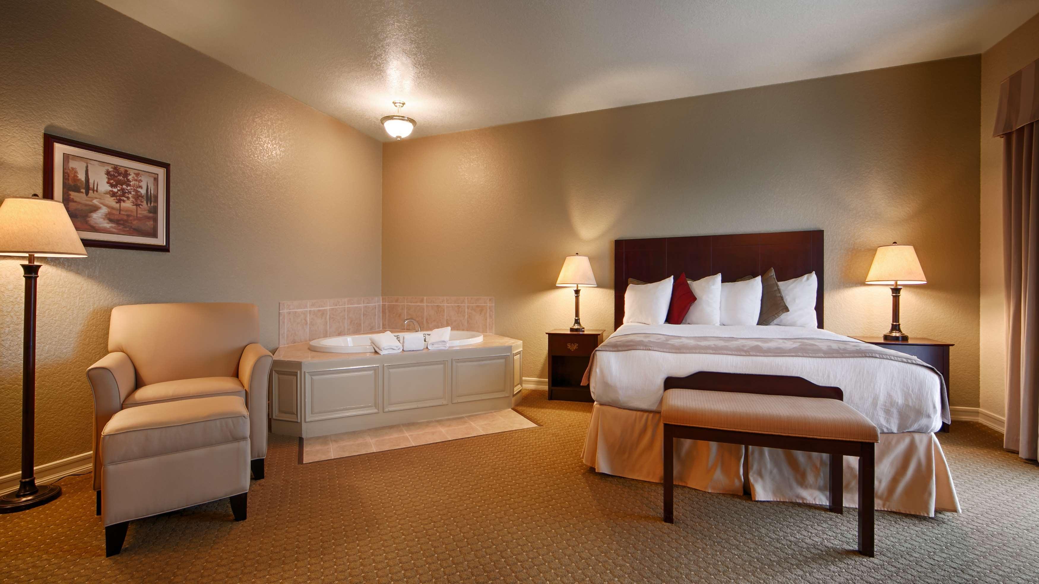Best Western Plus Bayshore Inn Юрика Экстерьер фото