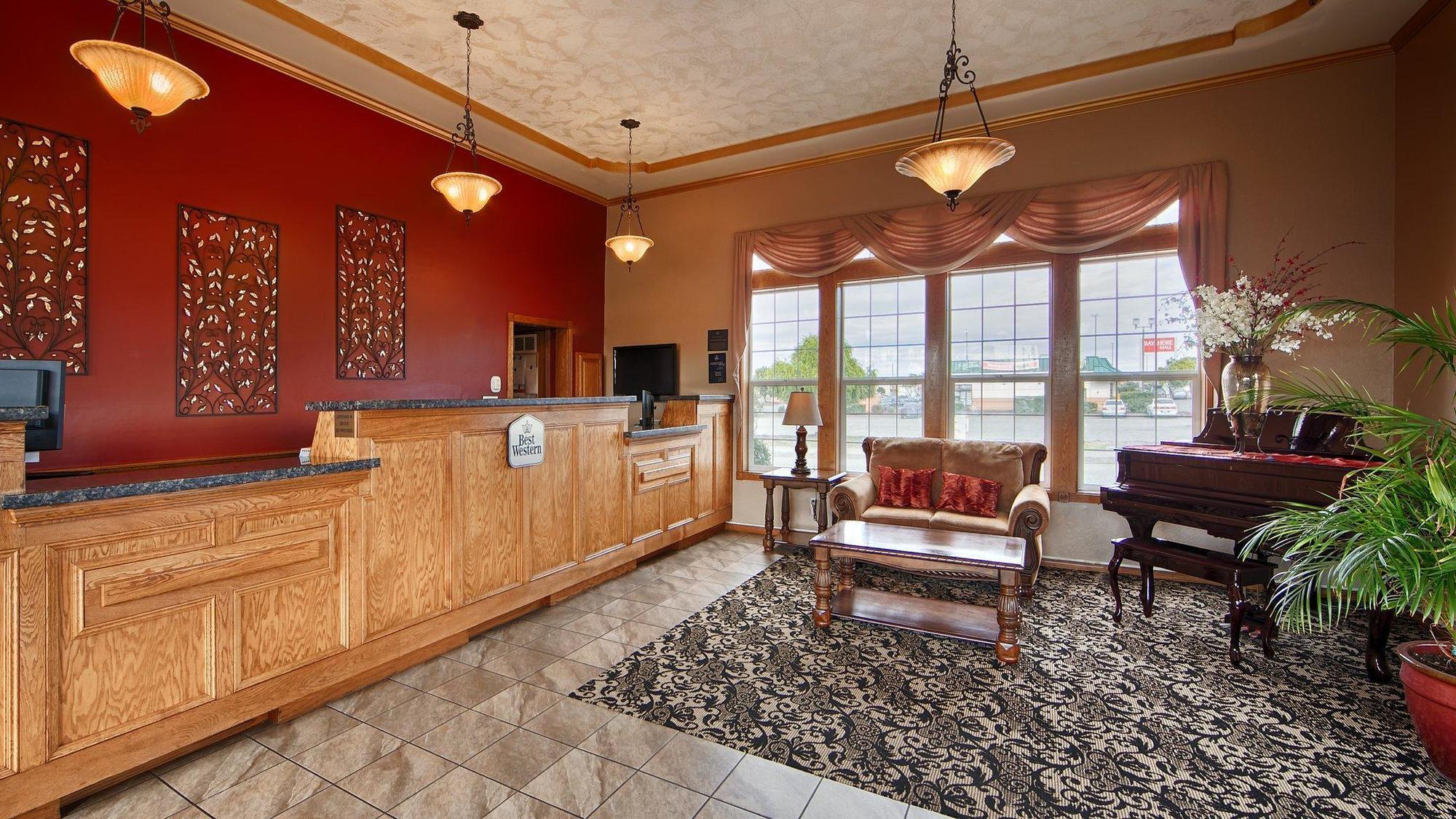 Best Western Plus Bayshore Inn Юрика Экстерьер фото