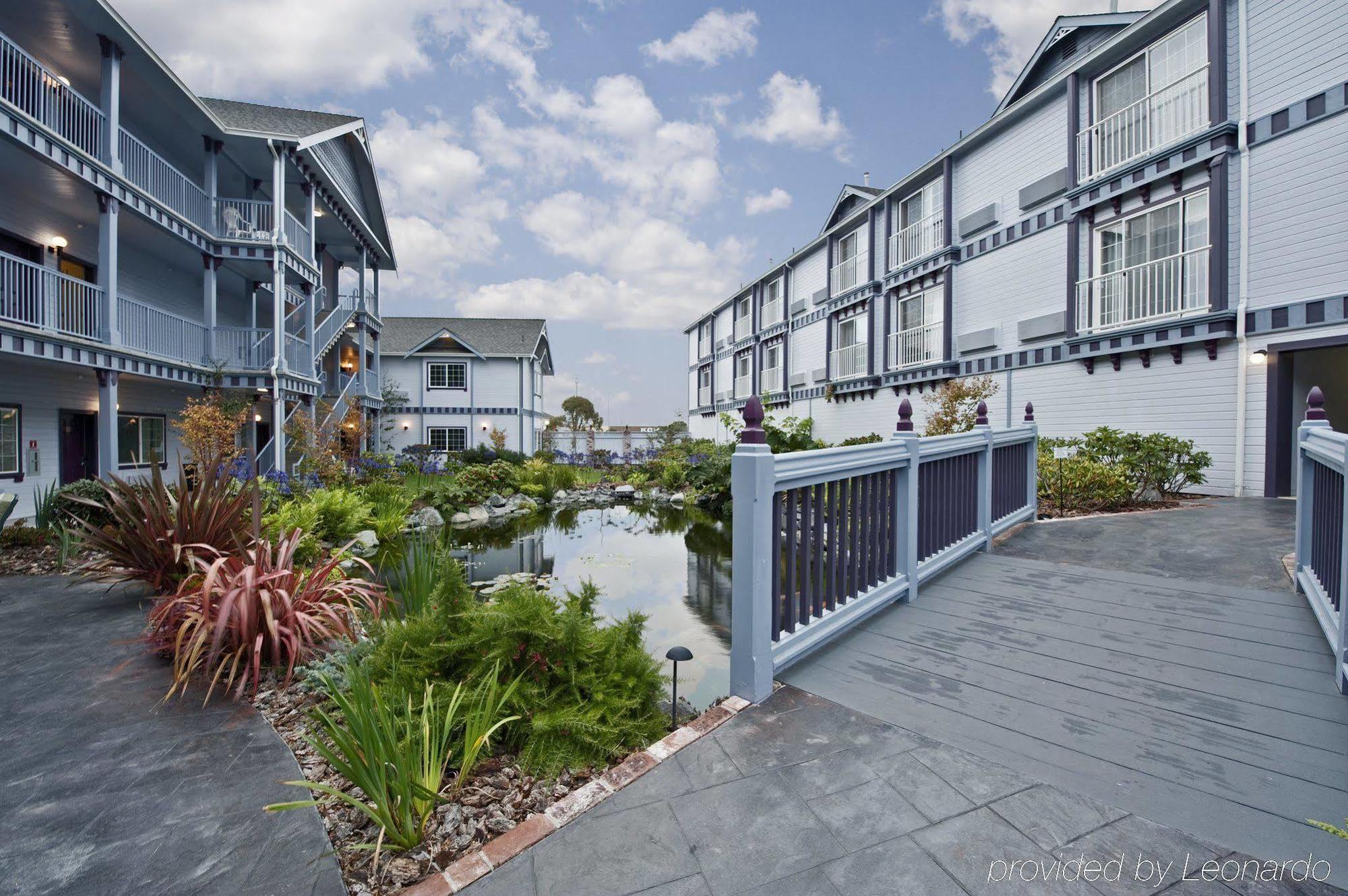 Best Western Plus Bayshore Inn Юрика Экстерьер фото