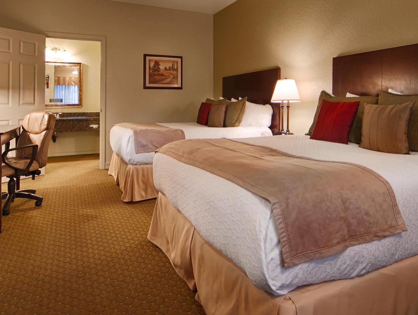 Best Western Plus Bayshore Inn Юрика Экстерьер фото