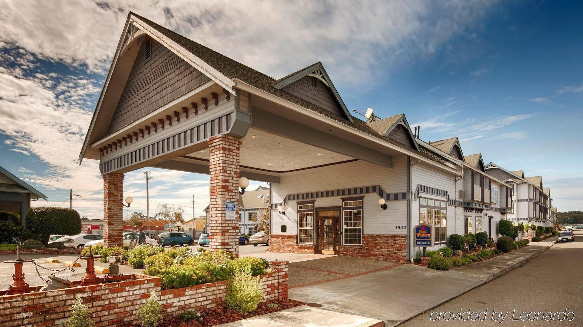 Best Western Plus Bayshore Inn Юрика Экстерьер фото
